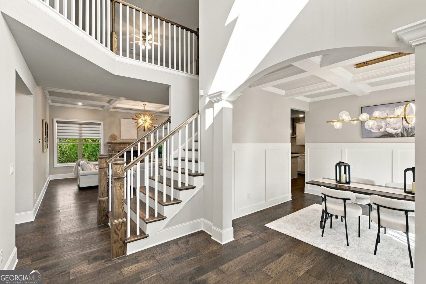 Two-story foyer
