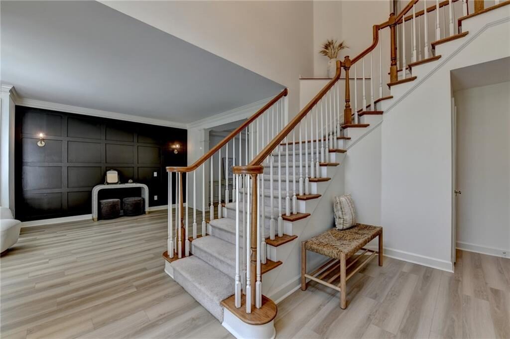 Two-story foyer