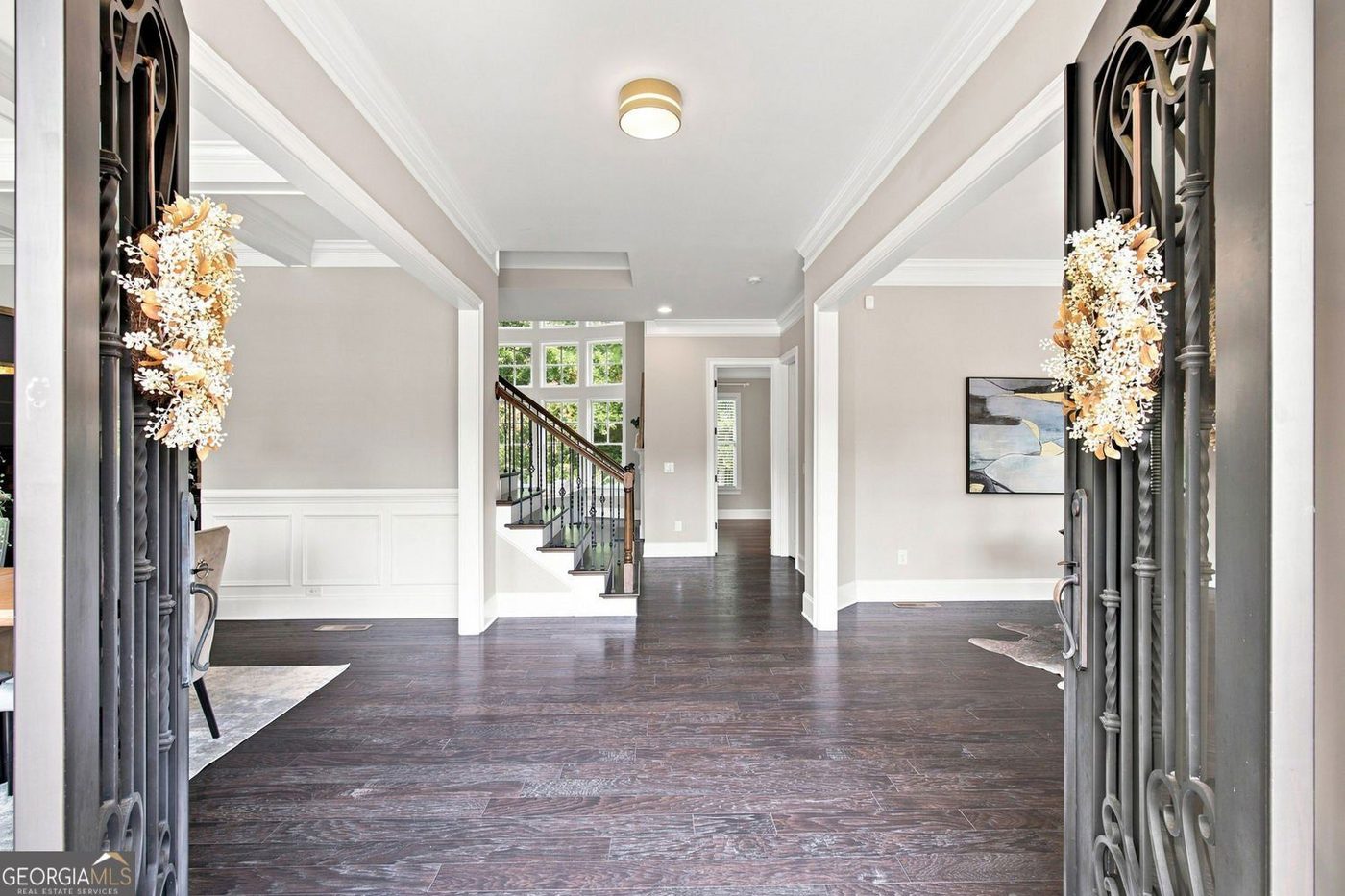 Two-story foyer